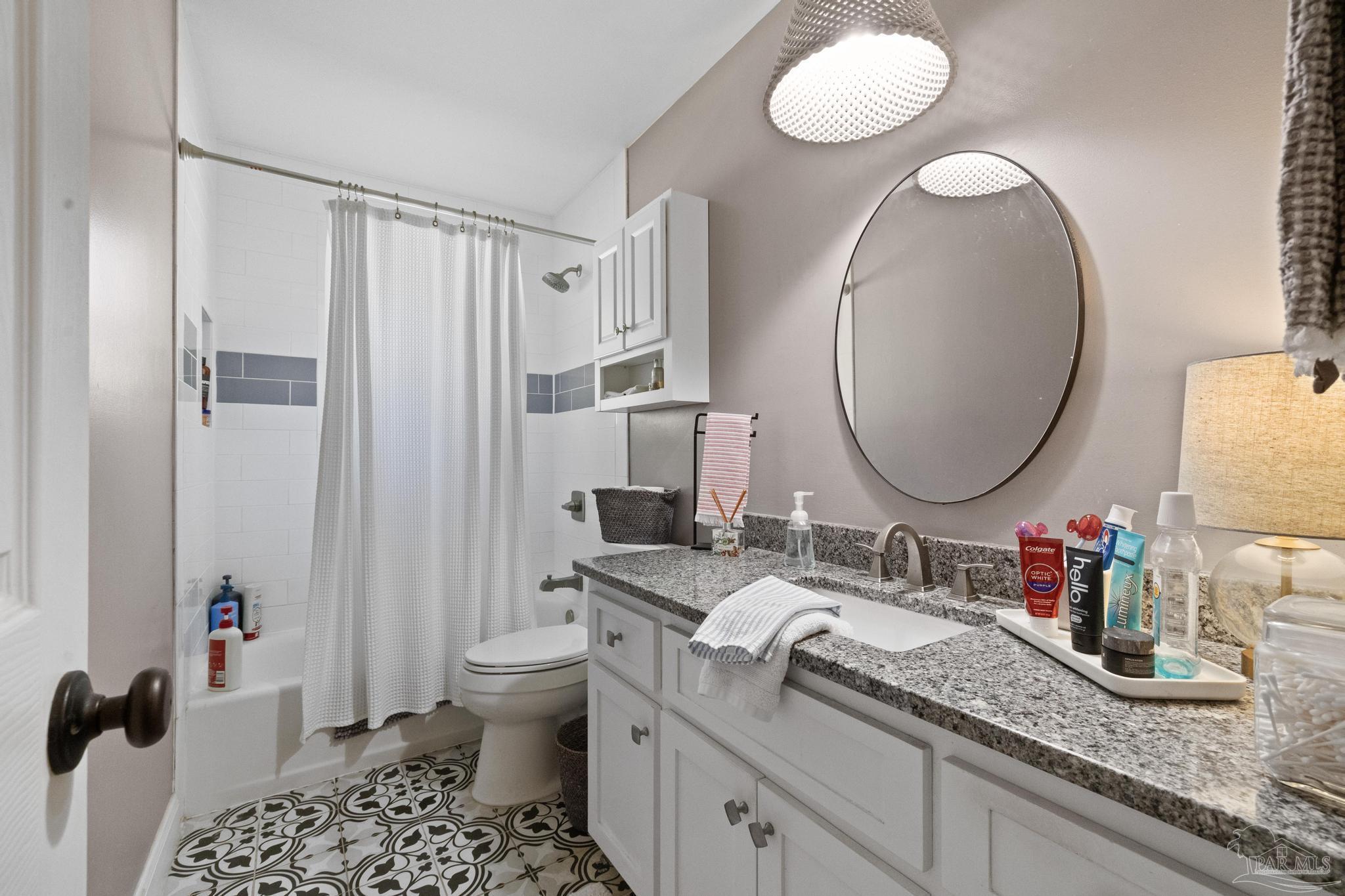 4250 April Road Pensacola, FL 32504 - Photo 10 of 46 GUEST BATH