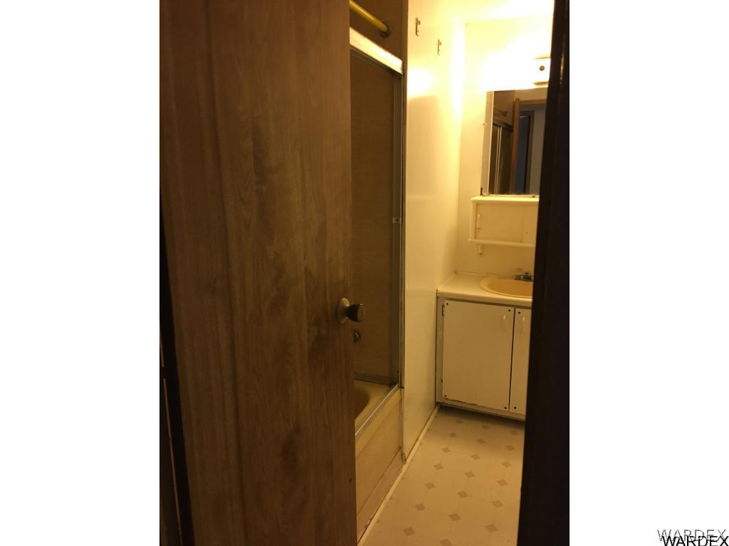 3981 Bonita Road Golden Valley, AZ 86413 - Photo 10 of 17 Hall Bath
