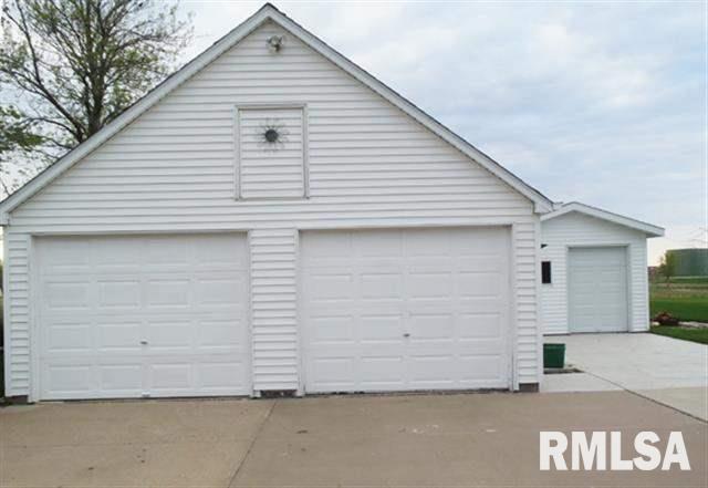 520 East Memorial Road Walcott, IA 52773 - Photo 3 of 9 Gallery Image 3