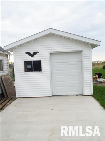 520 East Memorial Road Walcott, IA 52773 - Photo 5 of 9 Gallery Image 5