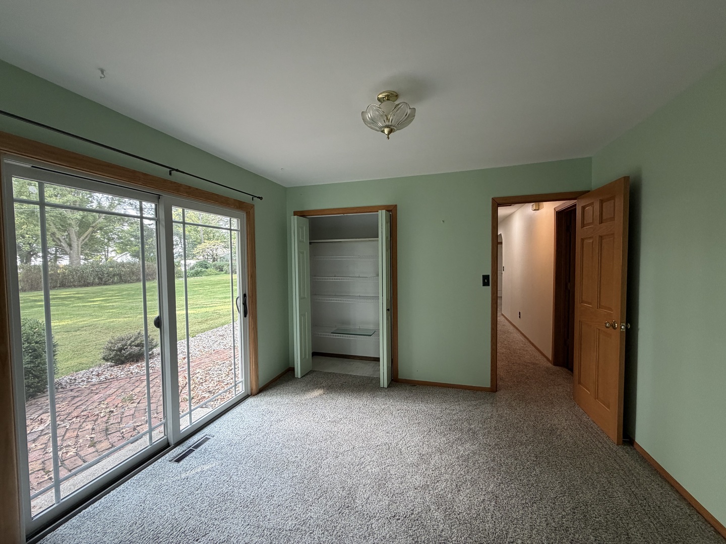 10083 Elizabeth Road Bloomington, IL 61705 - Photo 11 of 19 Gallery Image 11