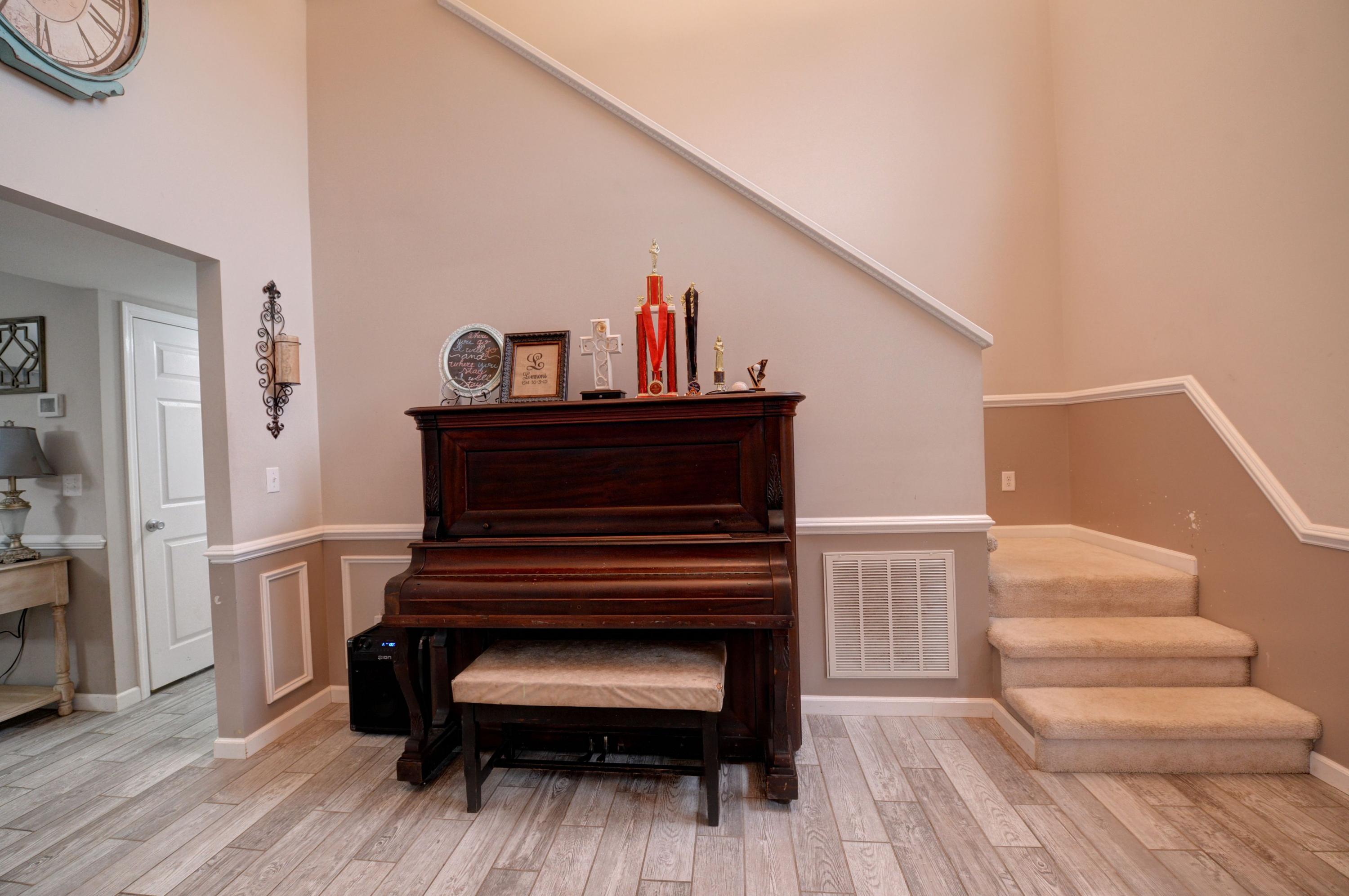 188 Ralph Street Dayton, TN 37321 - Photo 4 of 44 2.188 Ralph - Piano