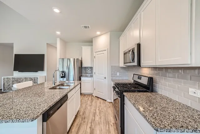 $2,200 | 434 Windy Reed Road, Hutto, TX 78634