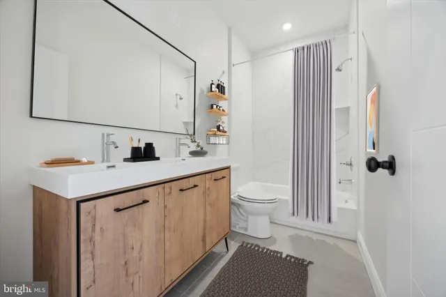 $3,295 | 1432 South Napa Street, Philadelphia, PA 19146