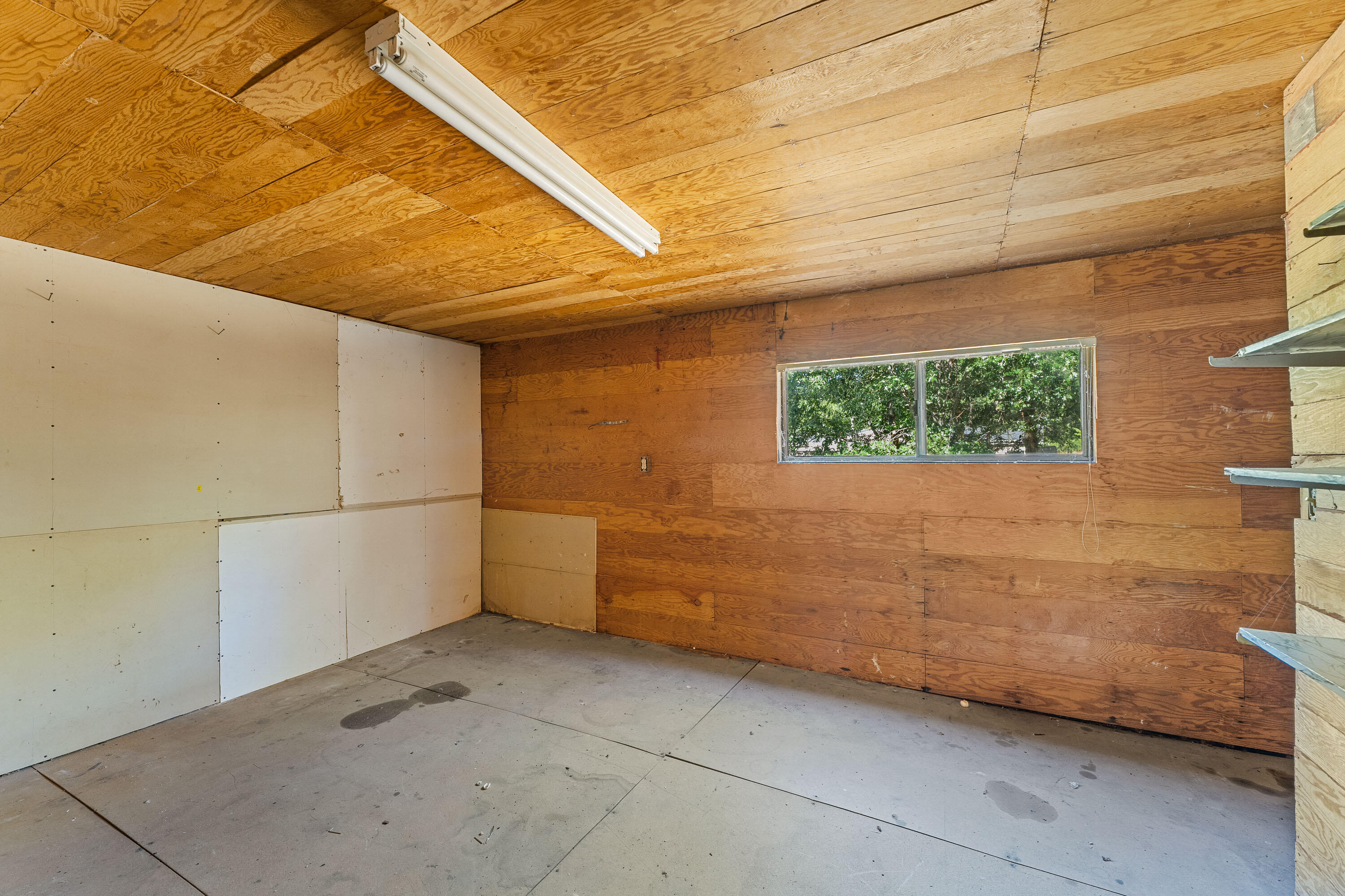 849 Three Pines Road Grants Pass, OR 97526 - Photo 26 of 29 Workshop