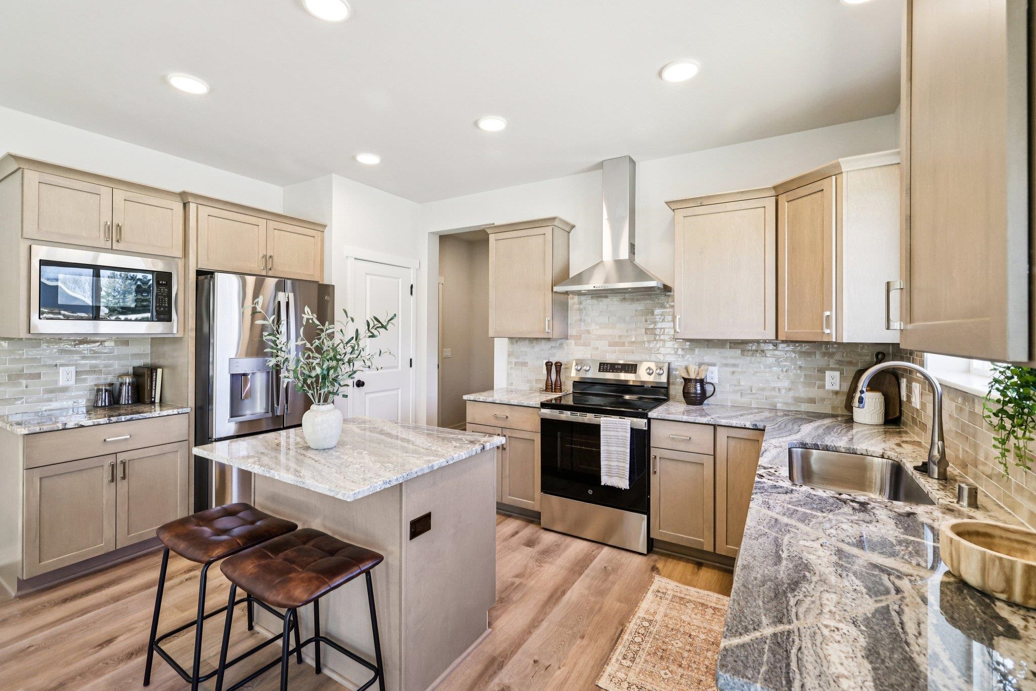 512 Shady Street Cottage Grove, WI 53527 - Photo 6 of 27