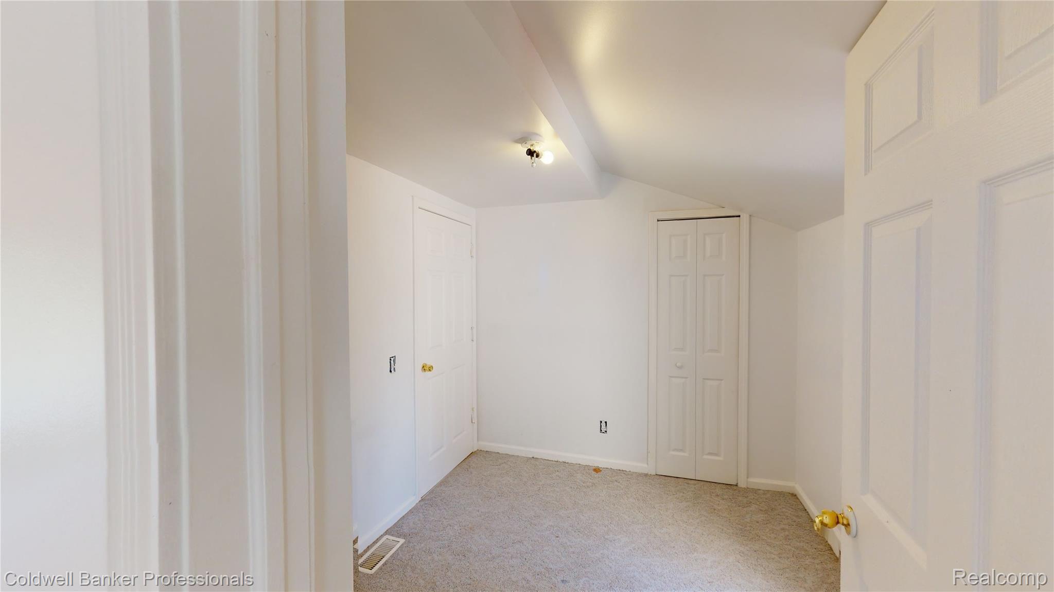 1845 Peppermill Road Lapeer, MI 48446 - Photo 47 of 61 Br Smallest.jpg