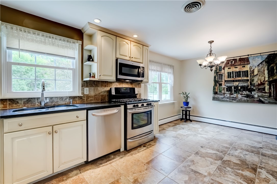 20 Noel Drive Gates, NY 14606 - Photo 8 of 36