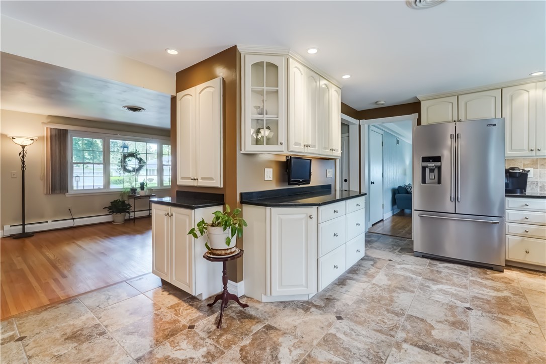 20 Noel Drive Gates, NY 14606 - Photo 9 of 36