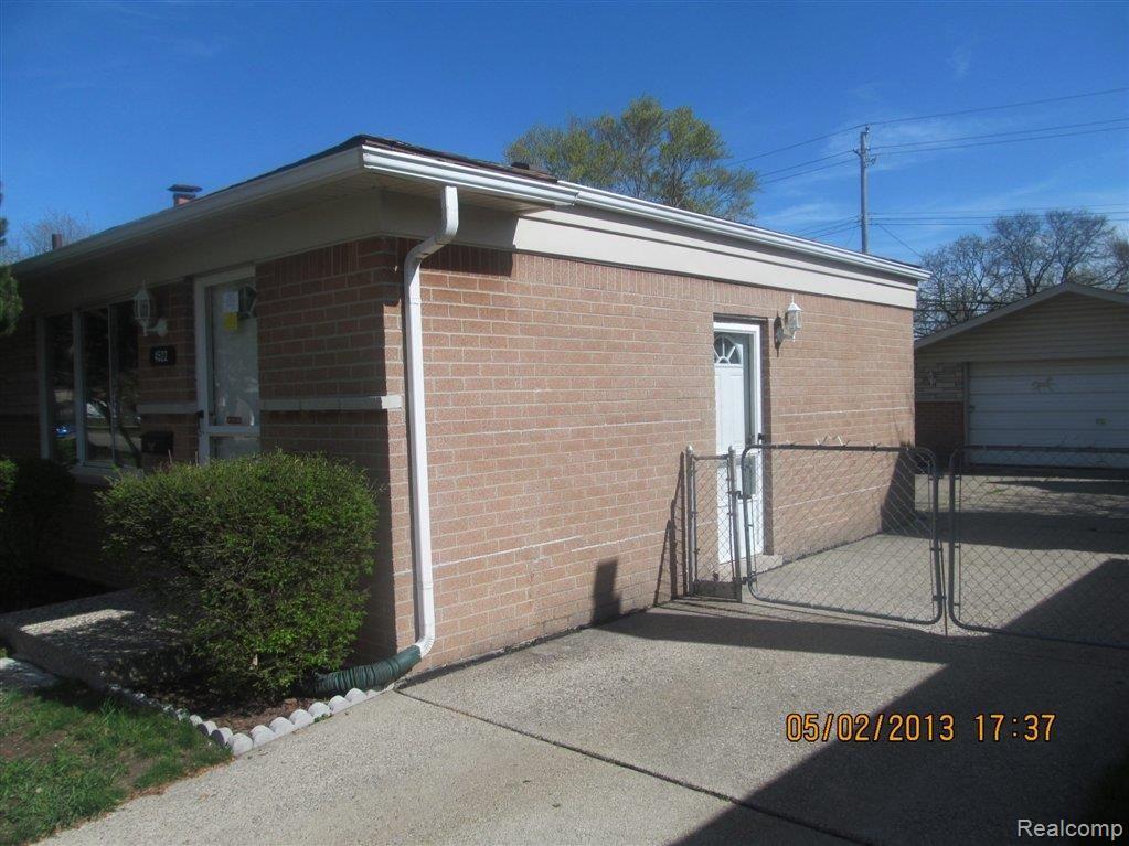 4522 Martin Road Warren, MI 48092 - Photo 3 of 16 martin502 009.jpg