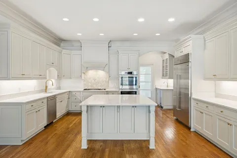 $3,150,000 | 1810 Tyne Boulevard, Nashville, TN 37215