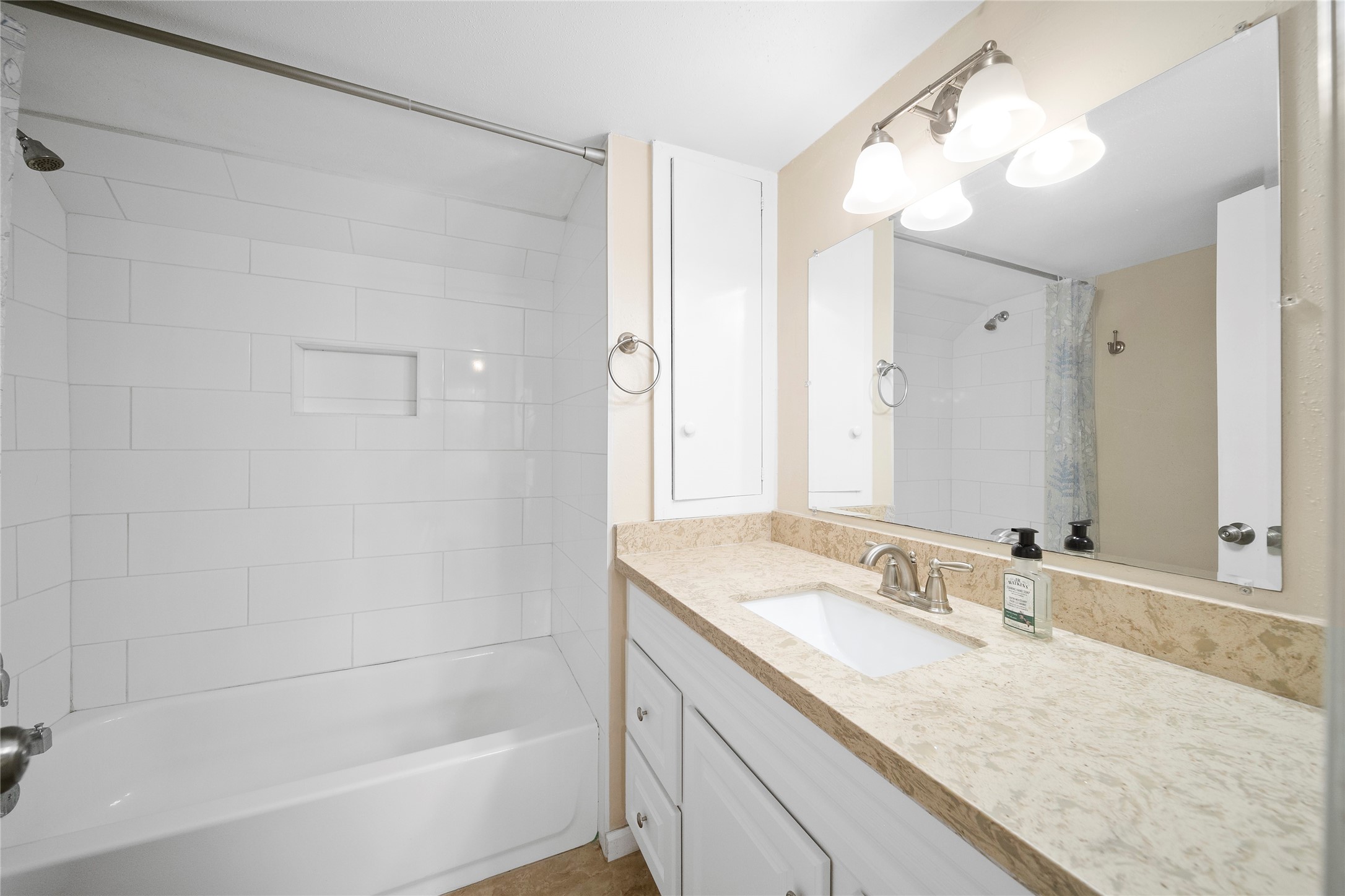 515 Tallowood Road, Unit 60 Houston, TX 77024 - Photo 21 of 29 Gallery Image 21