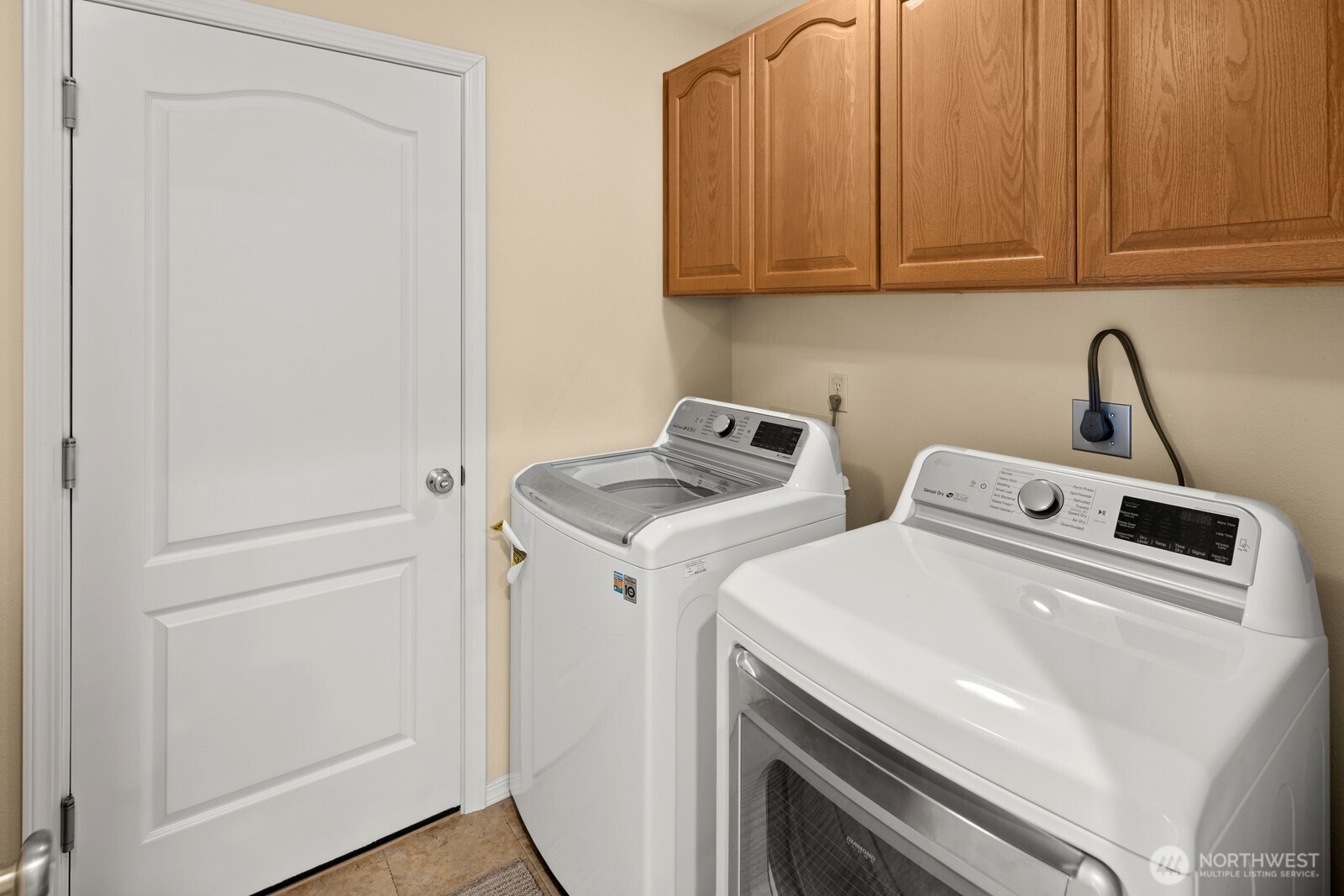 16708 5th Avenue Northeast Shoreline, WA 98155 - Photo 28 of 38 a utility room with dryer and washer