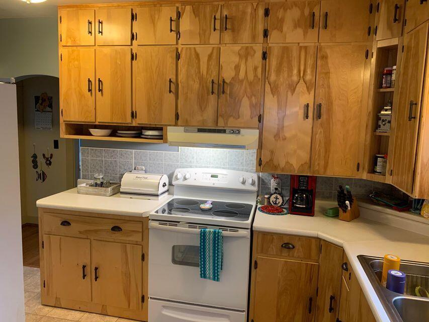 29 Somerset Street Millinocket, ME 04462 - Photo 12 of 38 kitchen