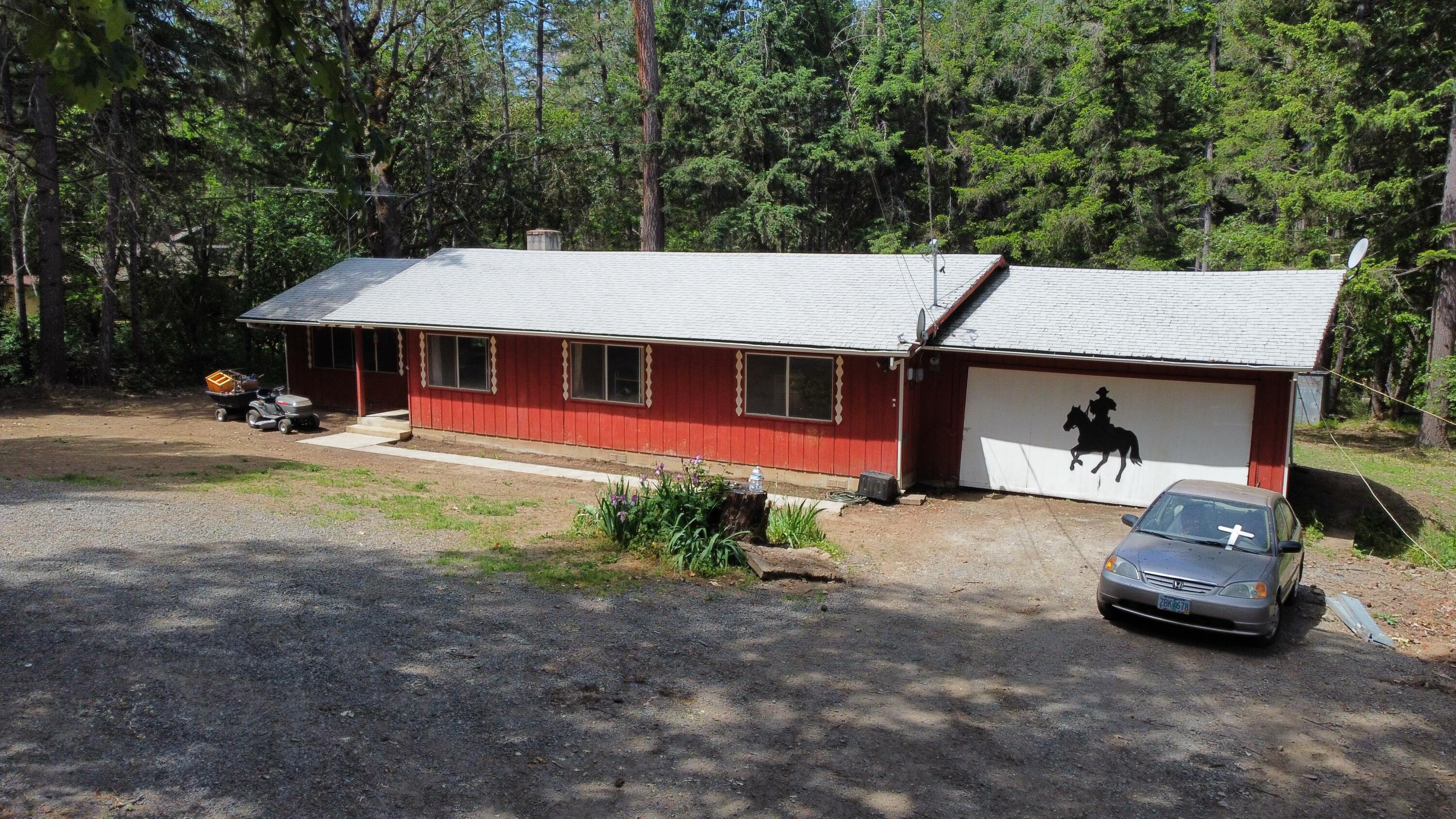 2345 Wards Creek Road Rogue River, OR 97537 - Photo 19 of 26 2345 Wards Creek-19