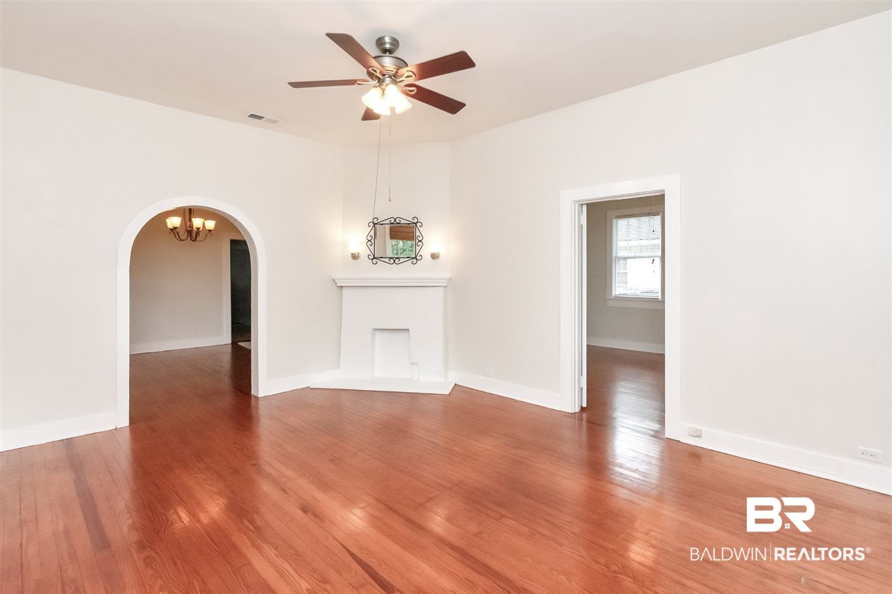 2056 Old Government Street Mobile, AL 36606 - Photo 10 of 36