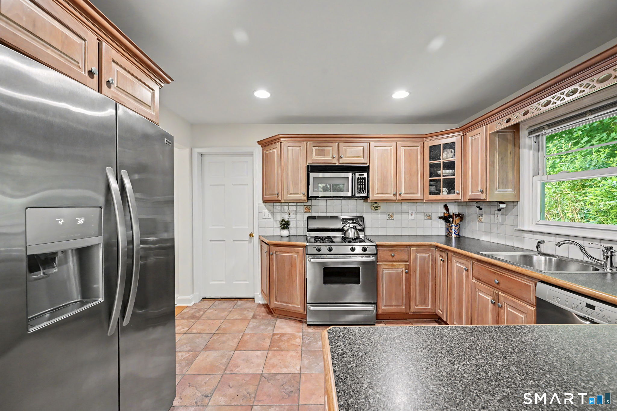 8 Ernel Drive Riverside, CT 06878 - Photo 18 of 40
