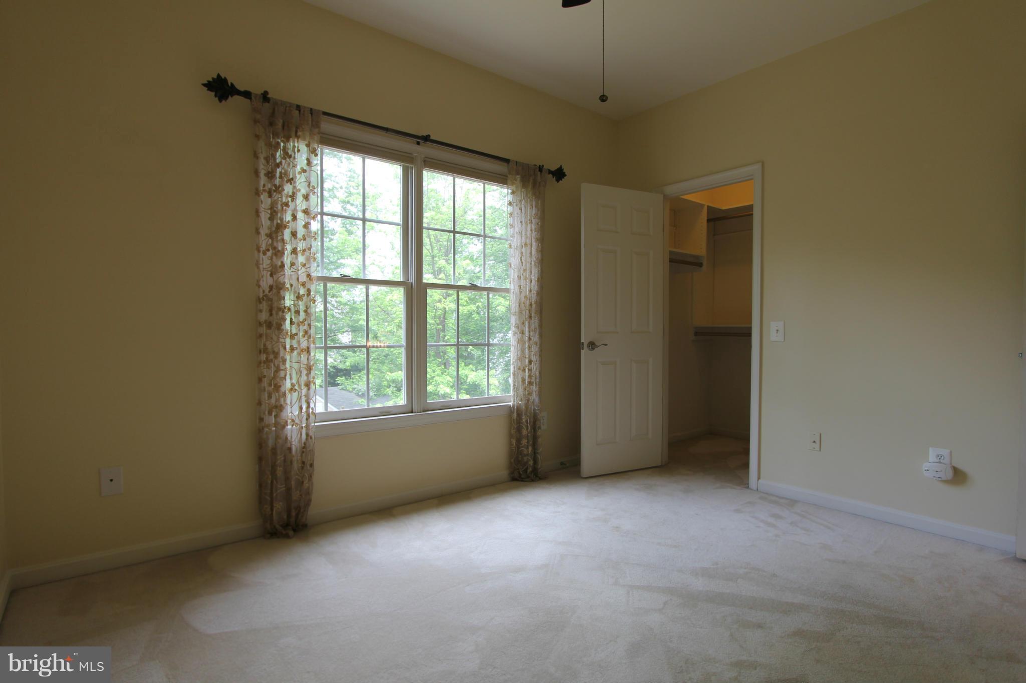 6032 Sumner Road Alexandria, VA 22310 - Photo 21 of 30 4th BR w/ ceiling fan