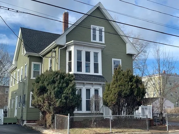$2,199 | 799 Montello Street, Unit 2F, Brockton, MA 02301