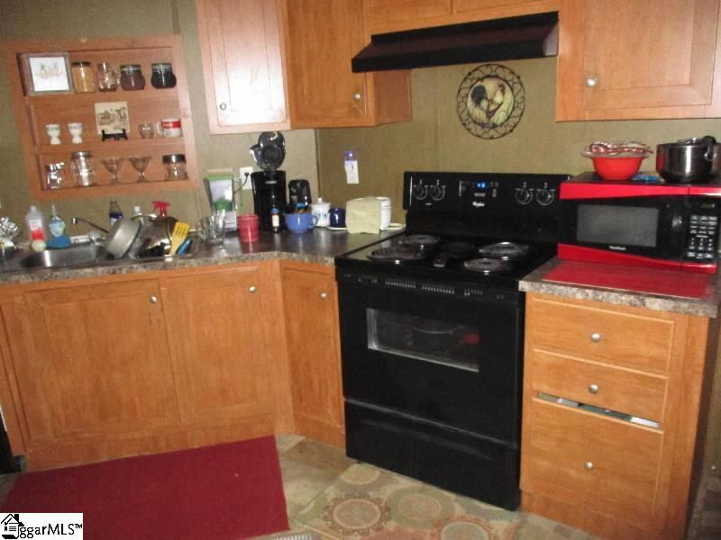 130 Pine Street Clinton, SC 29325 - Photo 3 of 4 Gallery Image 3
