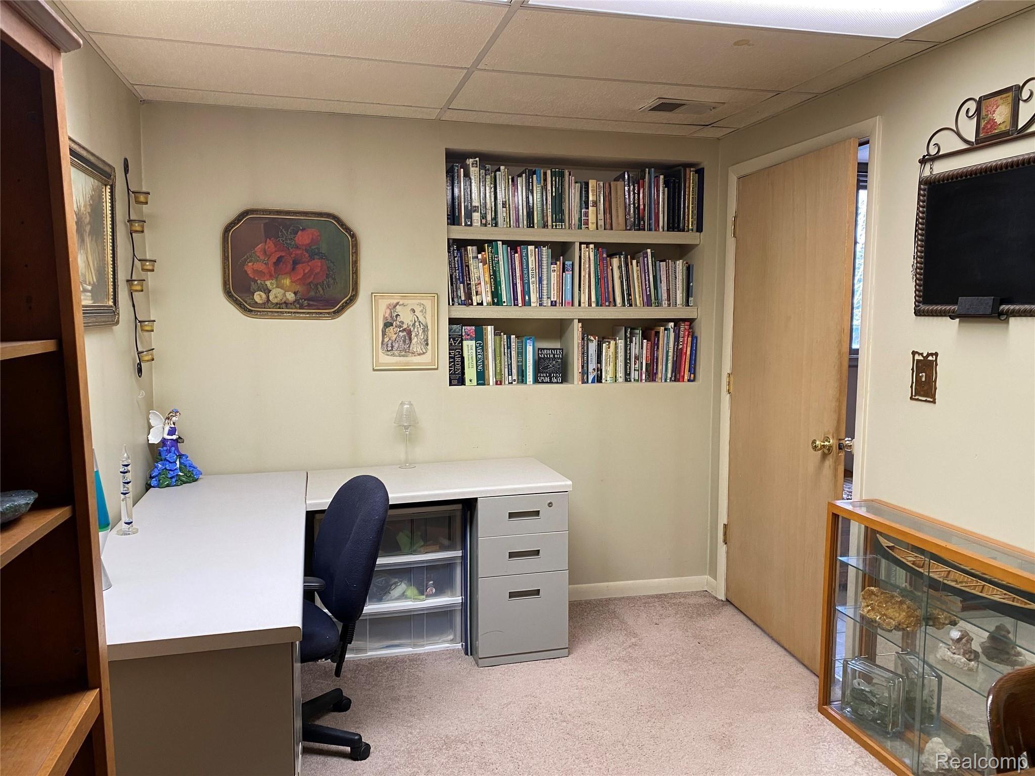 6996 Crofoot Road Fowlerville, MI 48836 - Photo 25 of 36 Home Office!