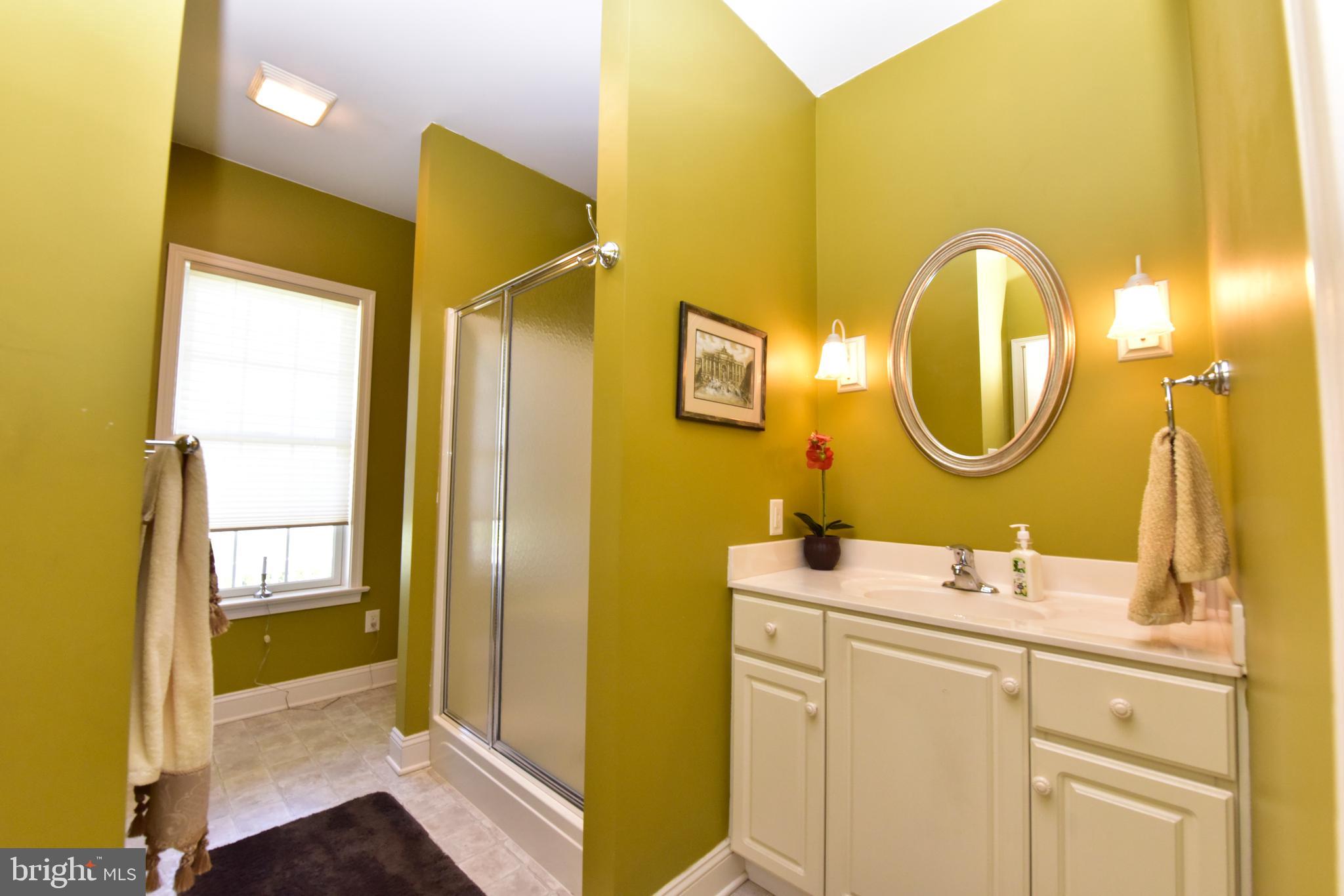 67 Harristown Road Paradise, PA 17562 - Photo 18 of 43 1st Floor Full Bath