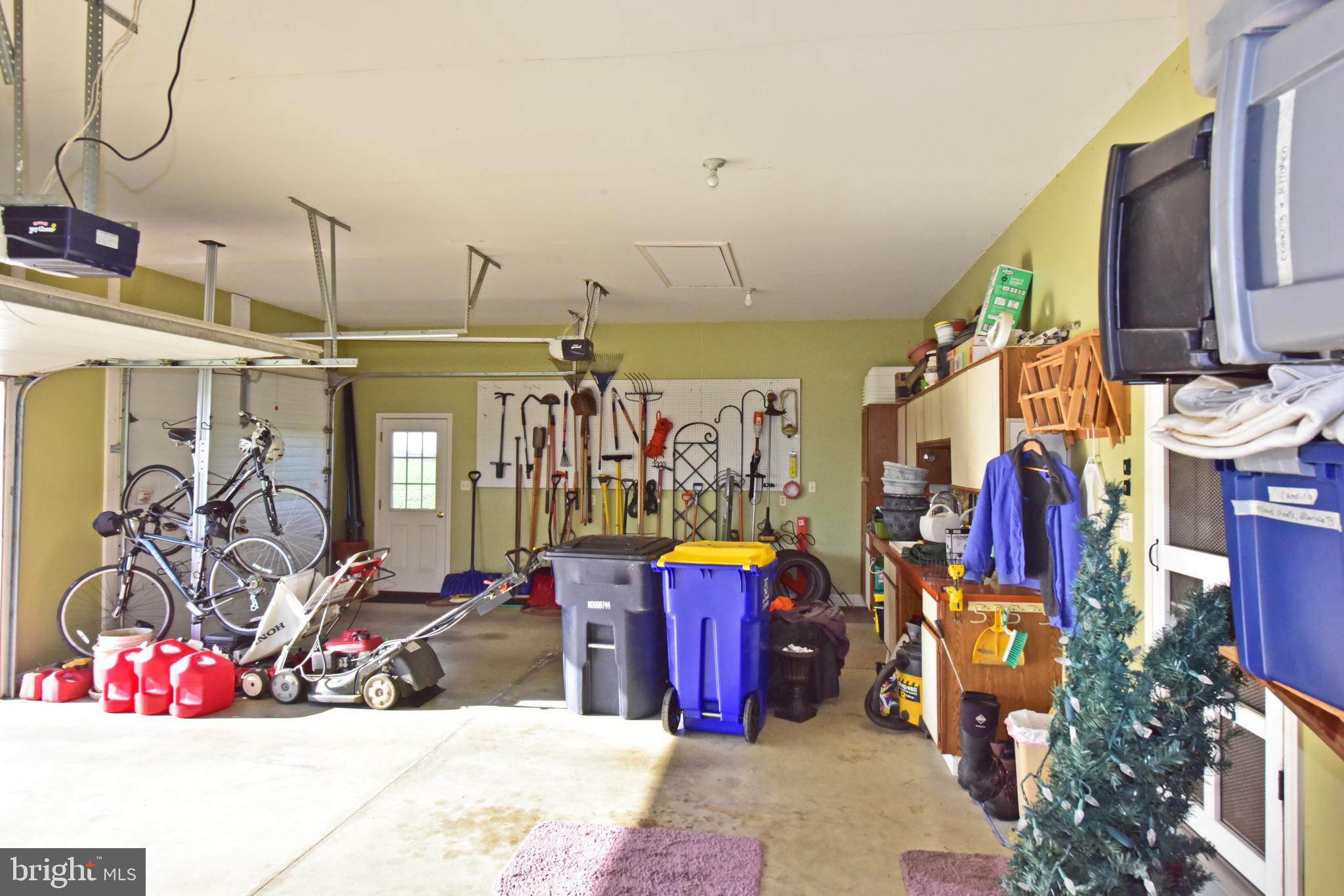 67 Harristown Road Paradise, PA 17562 - Photo 31 of 43 Garage View
