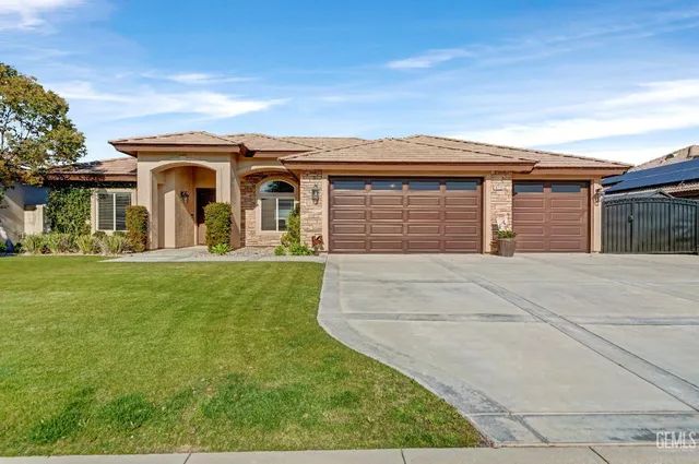 front view of house with a yard