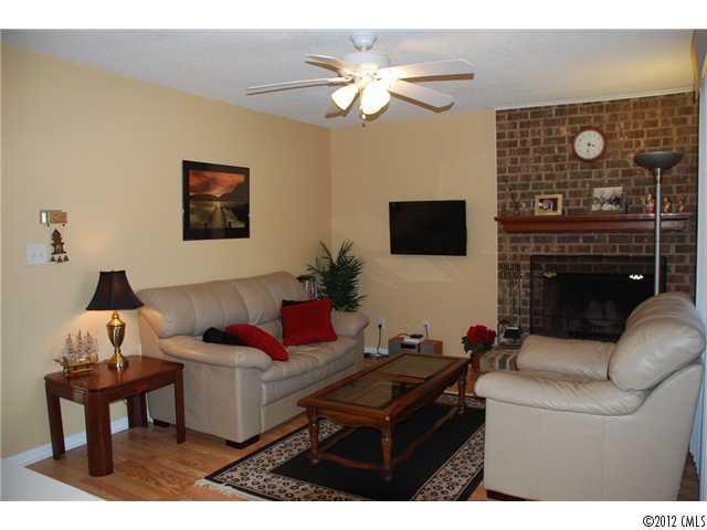 11021 Running Ridge Road, Unit 11021 Charlotte, NC 28226 - Photo 2 of 8