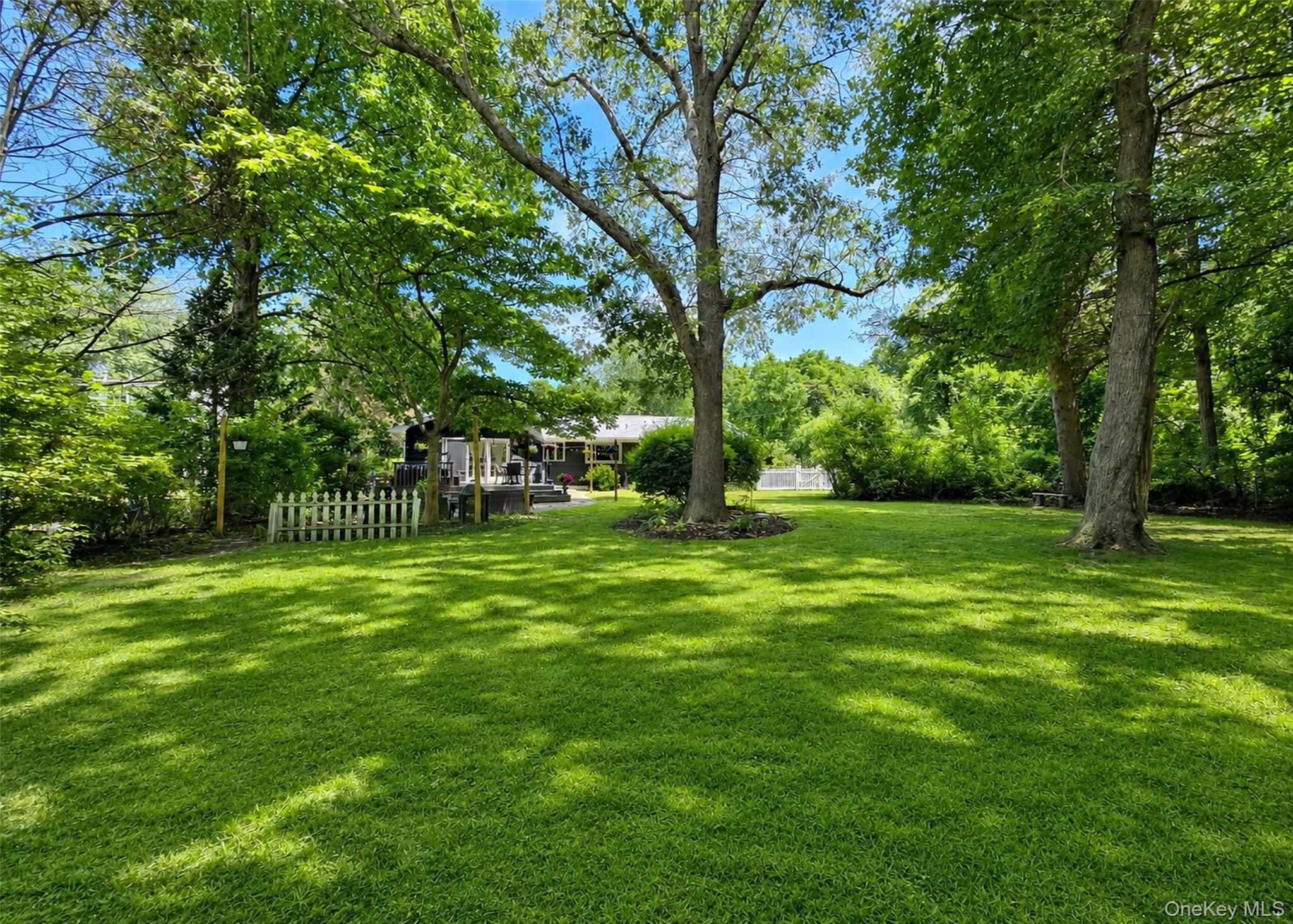 88 Westfield Road Coram, NY 11727 - Photo 16 of 27