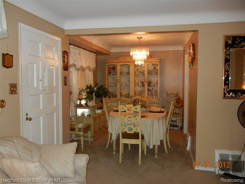 19767 Edinborough Road Detroit, MI 48219 - Photo 7 of 21 Dining room