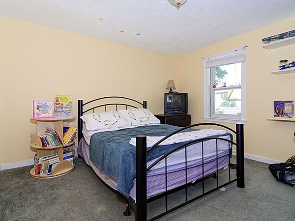 50 Edwin Road Waltham, MA 02453 - Photo 13 of 19 Gallery Image 13