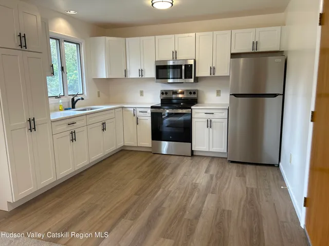 $1,875 | 5 Parkview Court, Copake, NY 12516