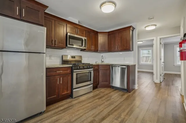 $1,199,000 | 116 Maple Avenue, Montclair, NJ 07042