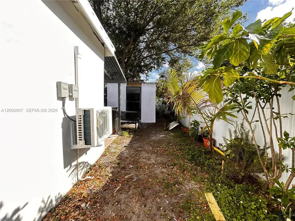$3,000 | 1354 Northwest 69th Street, Miami, FL 33147