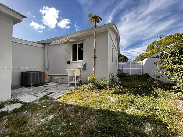 $3,000 | 1354 Northwest 69th Street, Miami, FL 33147