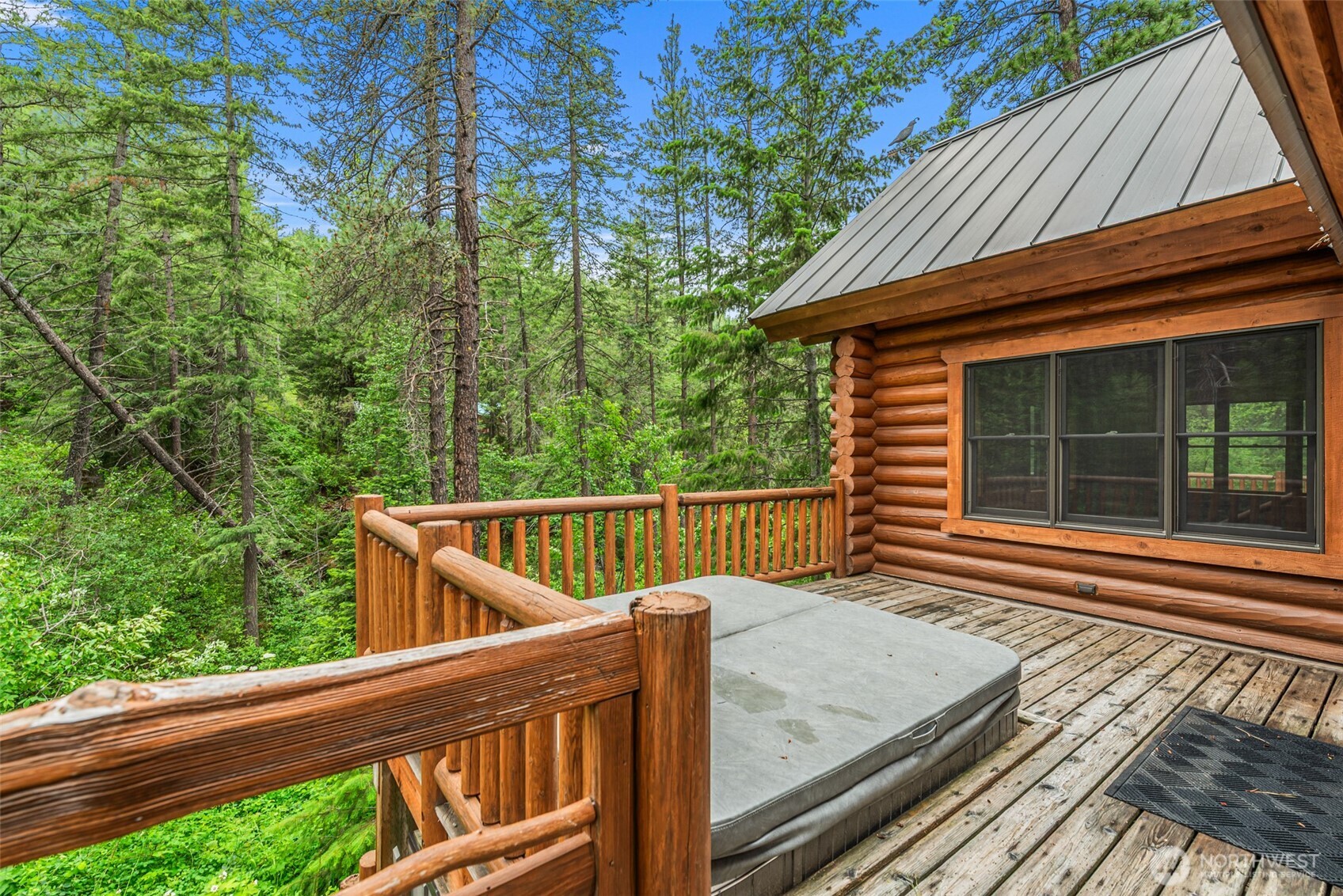 3888 Camas Creek Road Peshastin, WA 98847 - Photo 17 of 40 a view of balcony with wooden floor and fence