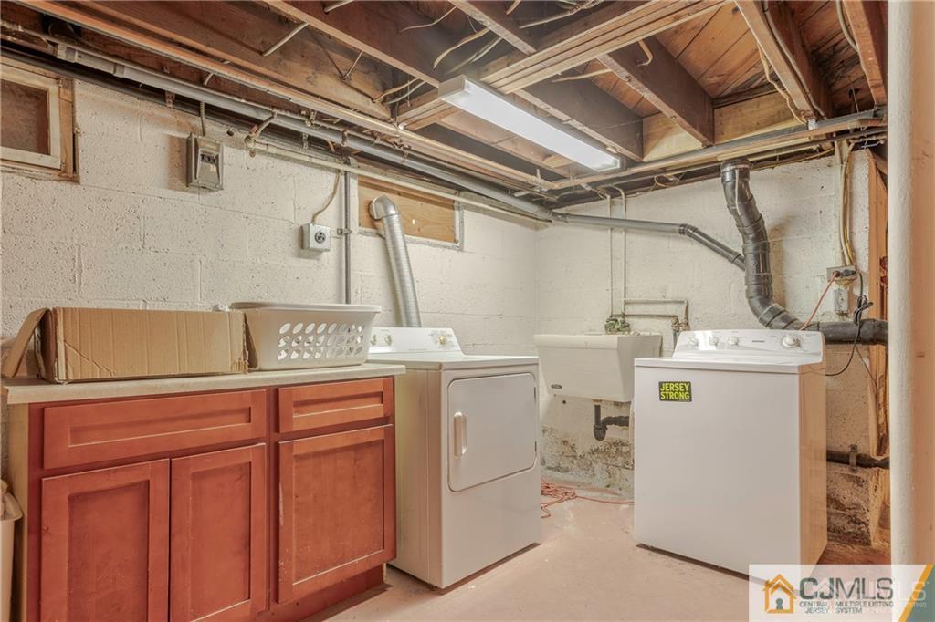 297 Washington Road Sayreville, NJ 08872 - Photo 30 of 44 a utility room with dryer and washer