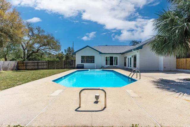 $995,000 | 809 Main Street, Destin, FL 32541