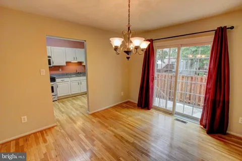 $3,200 | 4 Fendall Avenue, Alexandria, VA 22304