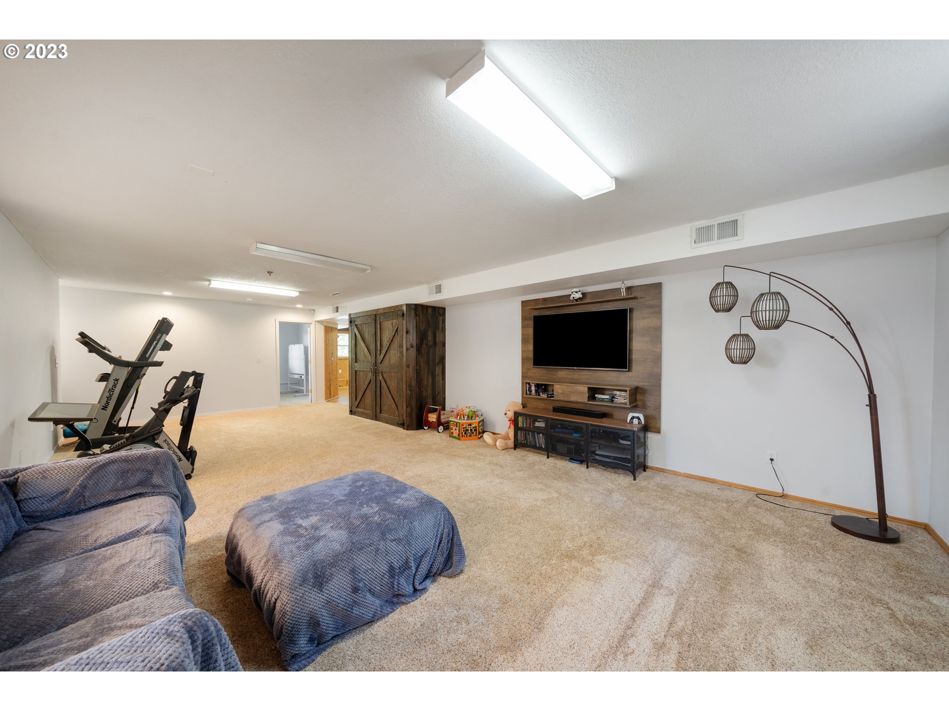 40606 Northwest Maple Ridge Road Woodland, WA 98674 - Photo 25 of 48 Family Room