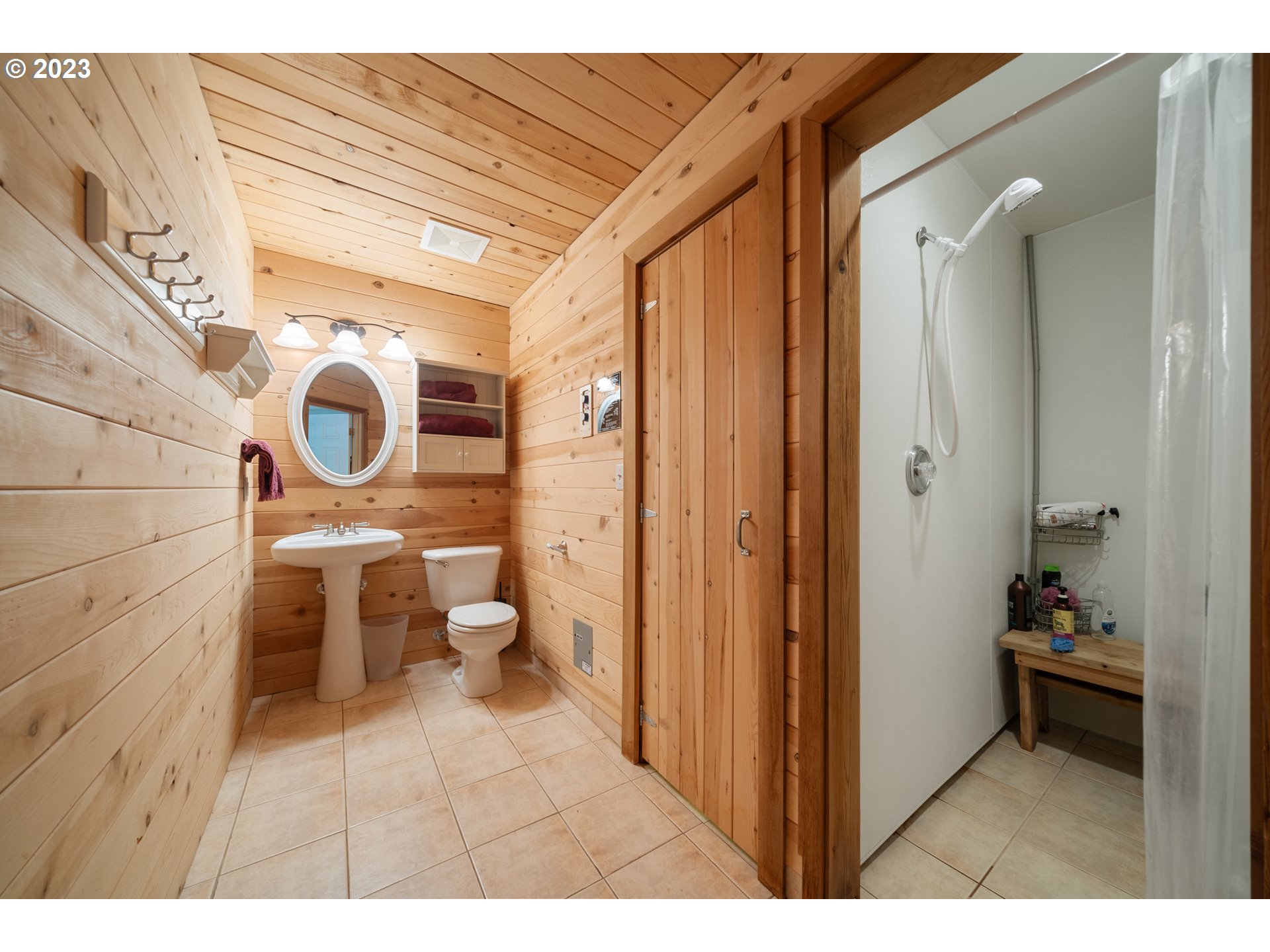40606 Northwest Maple Ridge Road Woodland, WA 98674 - Photo 31 of 48 Bathroom