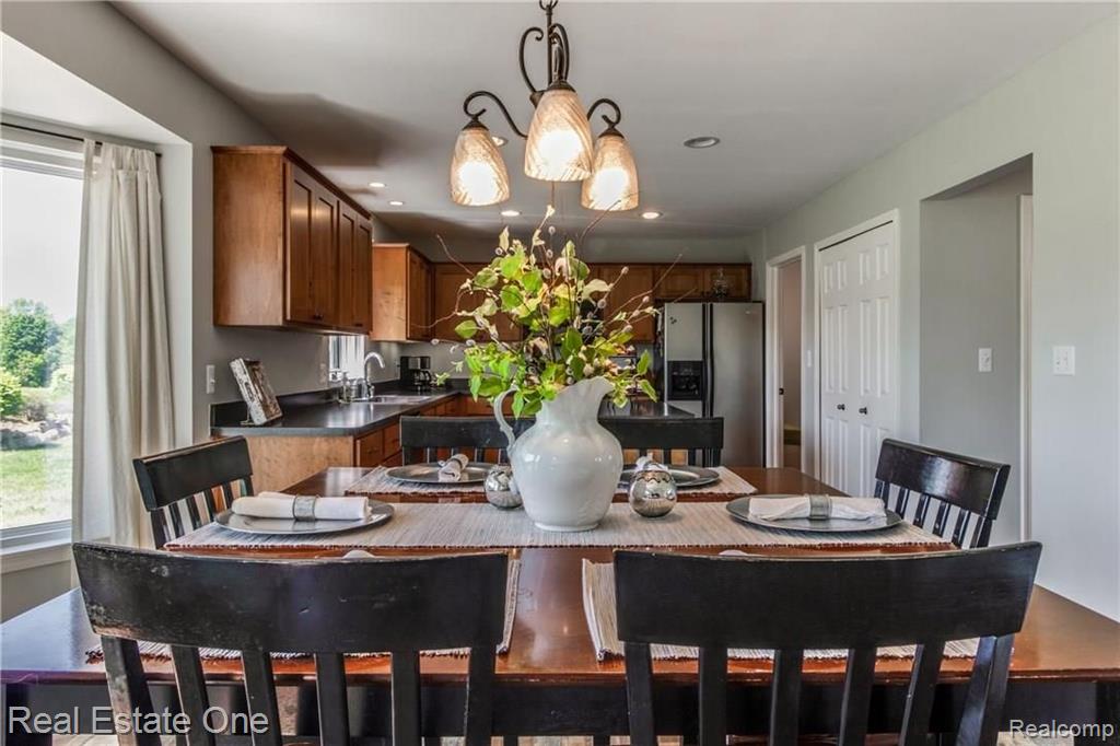 1330 Park Ridge Pointe Grand Blanc, MI 48439 - Photo 6 of 24
