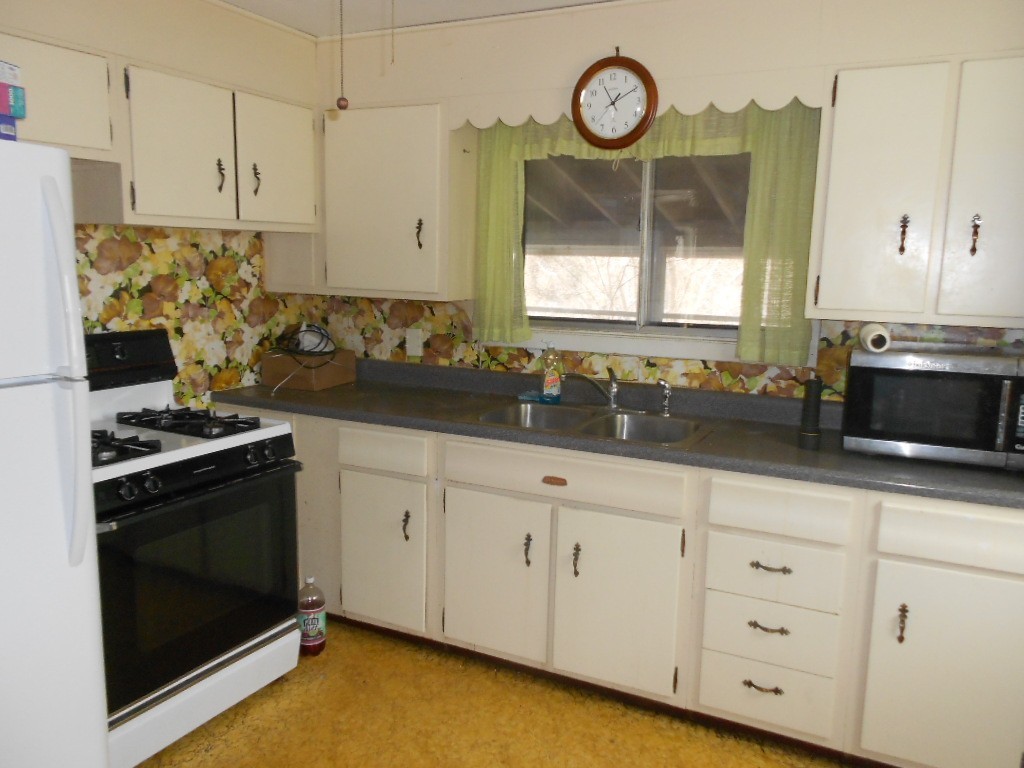 45 Old North Road Hudson, MA 01749 - Photo 3 of 11 Gallery Image 3