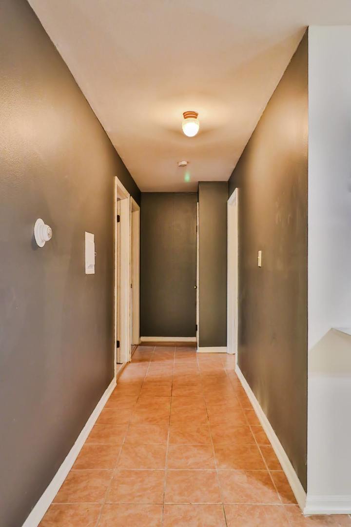 1085 Valley Lane, Unit 216 Hoffman Estates, IL 60169 - Photo 10 of 18