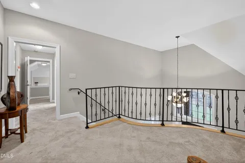 a view of a livingroom with furniture