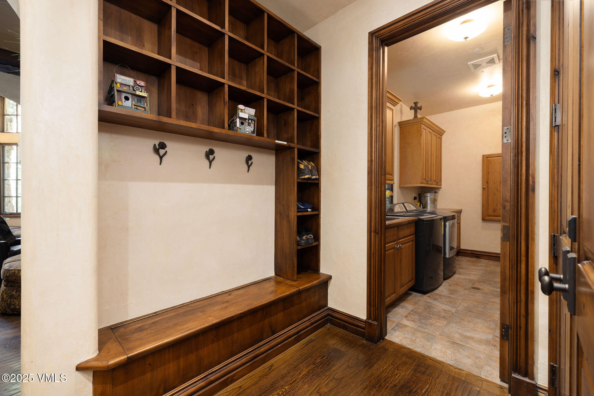 140 Elk Woods Road Edwards, CO 81632 - Photo 12 of 46 2508_140_elk_woods_interior_entry