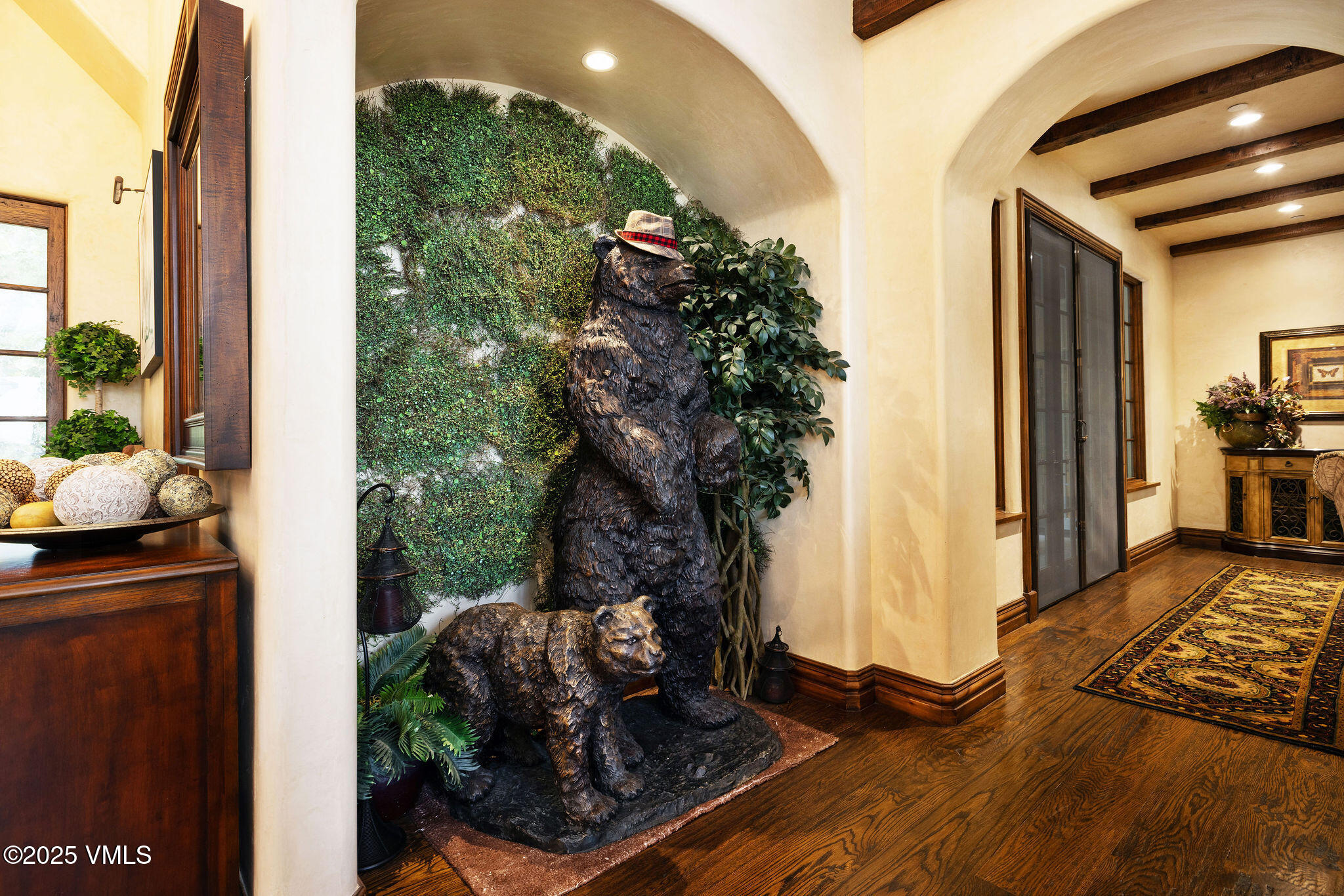 140 Elk Woods Road Edwards, CO 81632 - Photo 8 of 46 2508_140_elk_woods_interior_entry_bears