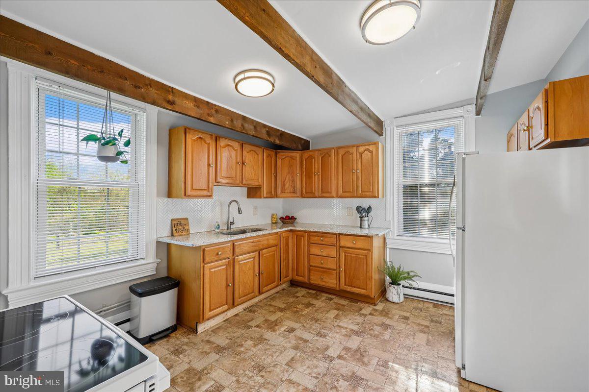 22165 Big Woods Road Dickerson, MD 20842 - Photo 16 of 28 Kitchen