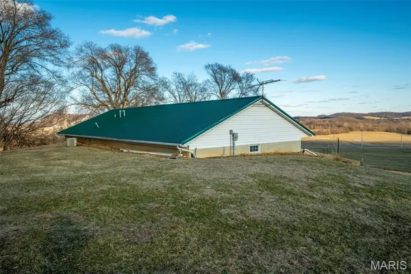 $2,627,850 | 11742 Hwy D, Louisiana, MO 63353